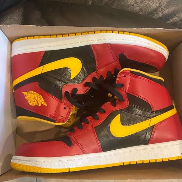 Air Jordan 1 OG - Picture 3 of 4